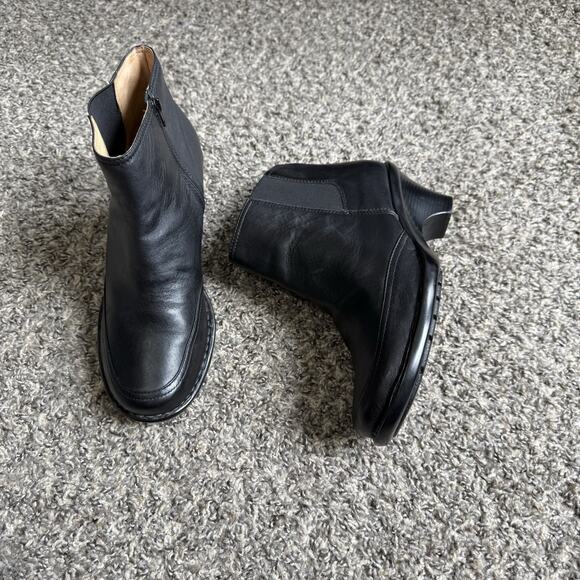 dress pants black Women's Kiona Kitten Heel Leather Ankle Bootie - Black Leather main image 1